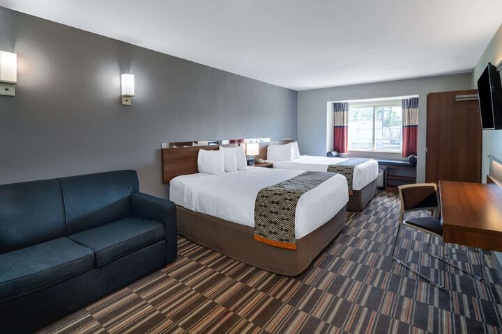 1 Queen Bed Accessible Room (7 of 11)