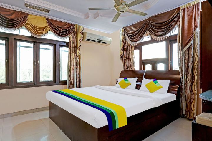 Room 17 of 28