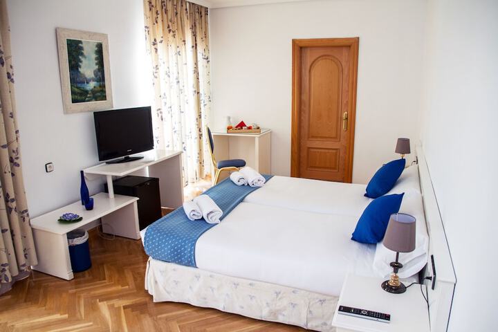 Room 4 of 15
