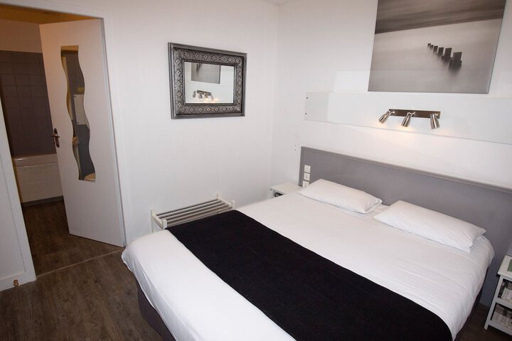 Room 2 of 29