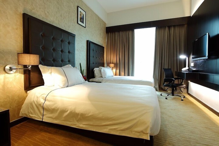 Room 8 of 48