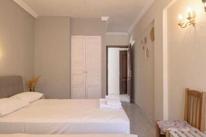 Room 30 of 48
