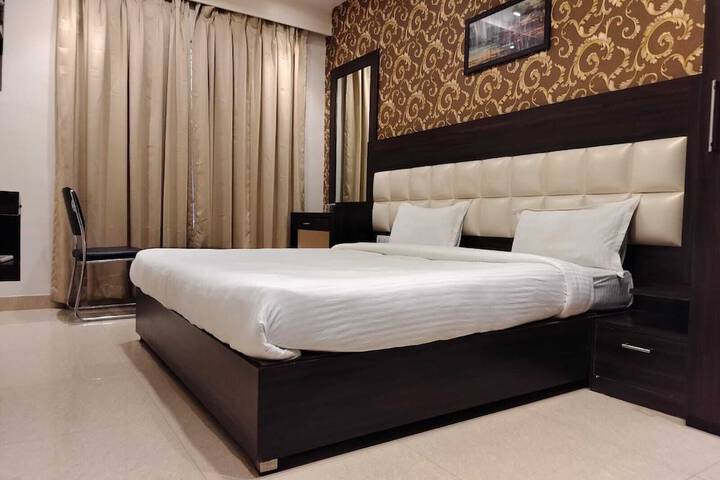 Room 11 of 26