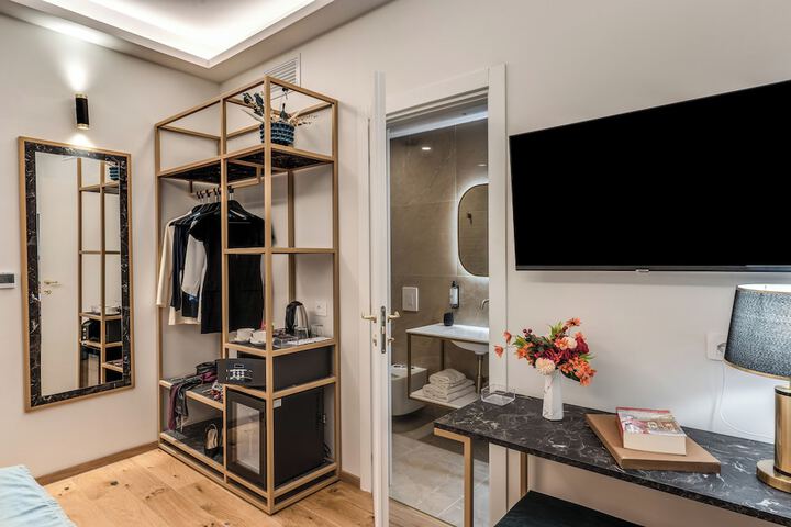 Room 27 of 59