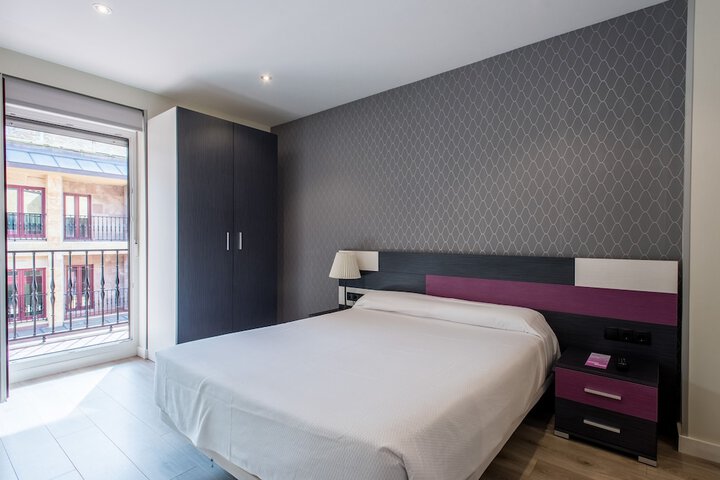 Room 2 of 22