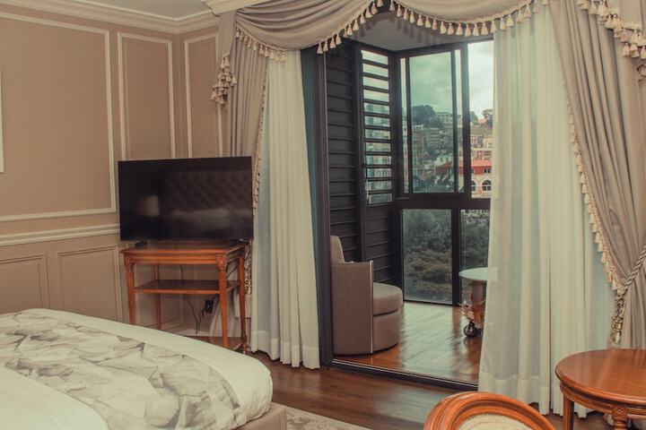 Room 48 of 198