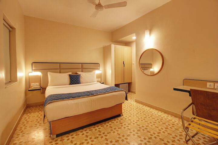 Room 12 of 43
