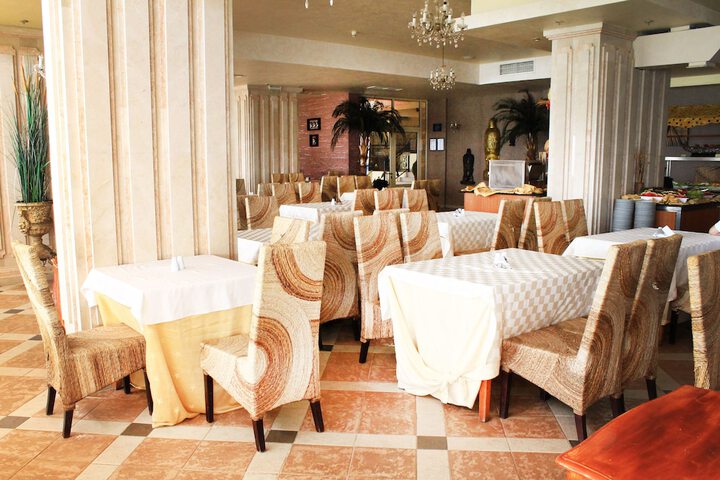 Dining 63 of 91