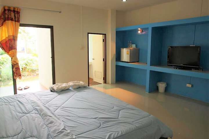 Room 5 of 32