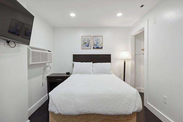 Room 18 of 72