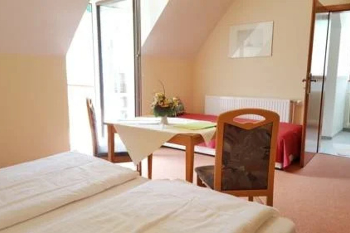 Room 2 of 22