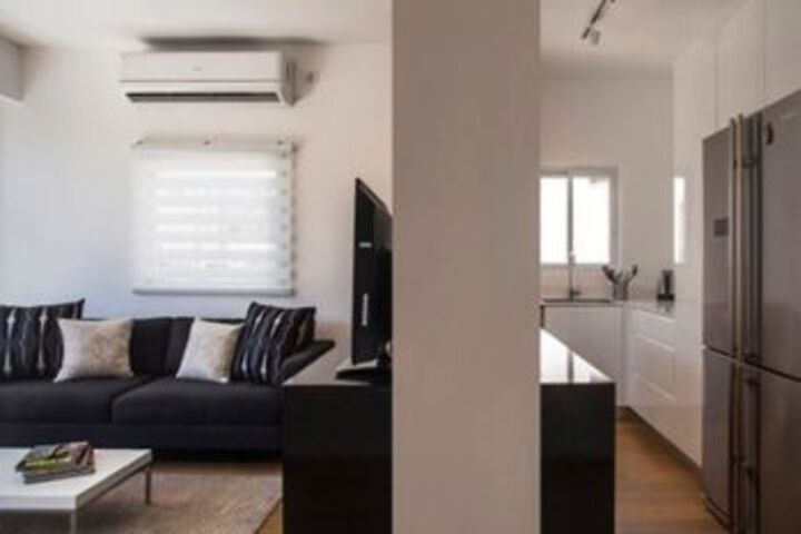 Room 15 of 16