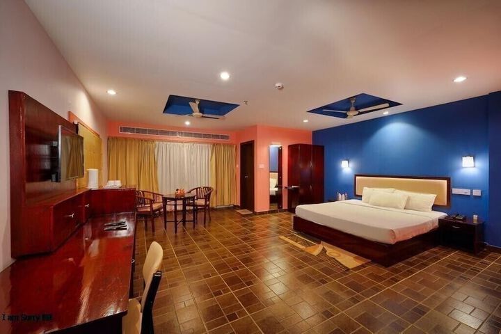 Room 4 of 11