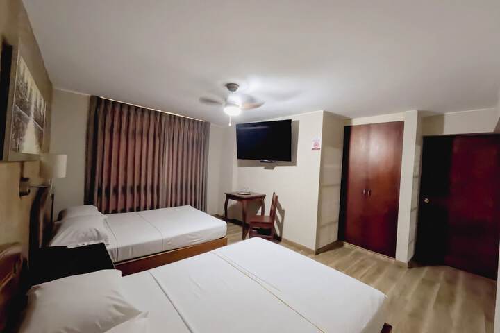 Room 11 of 32