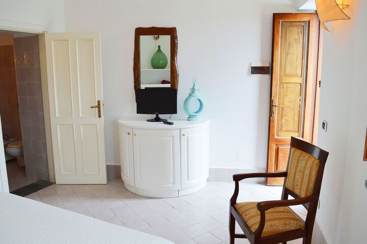 Room 5 of 23