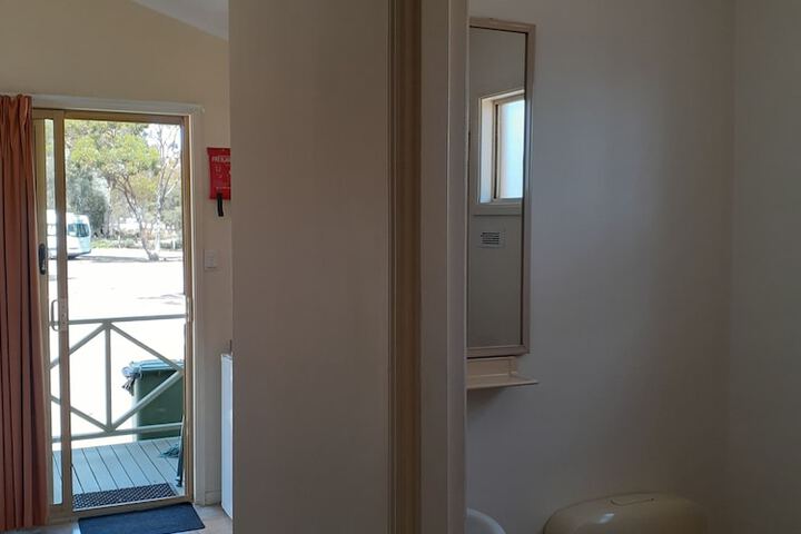 Room 16 of 26