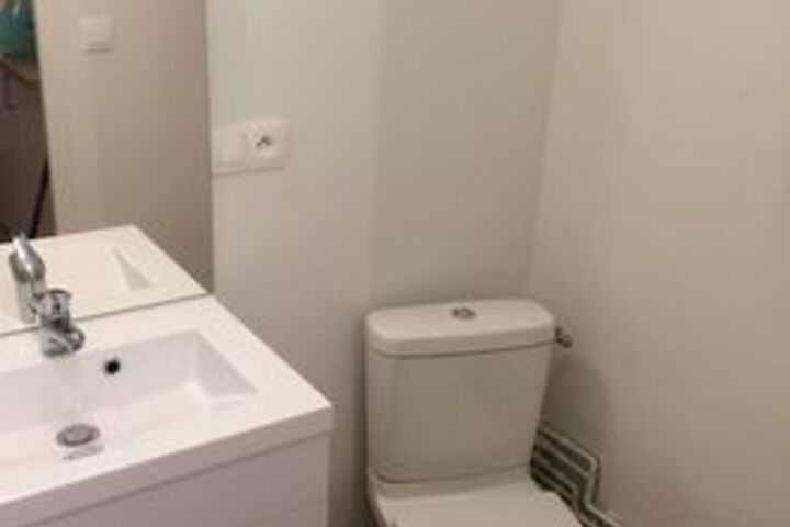 Room 8 of 112