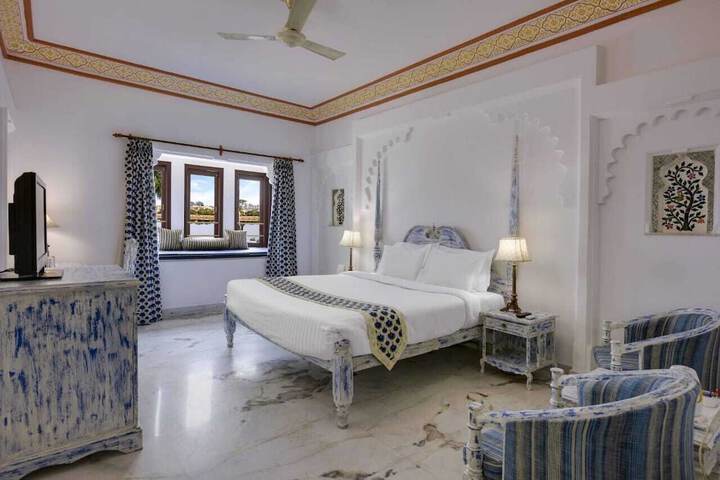 Room 20 of 102