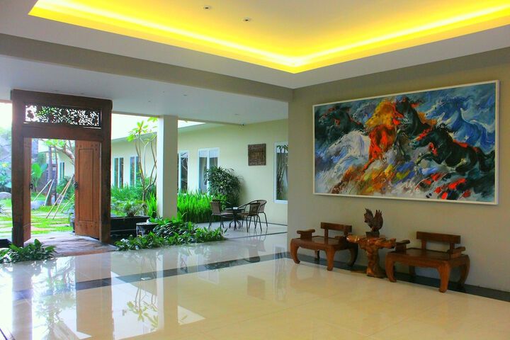 Hotel Interior 4 of 116