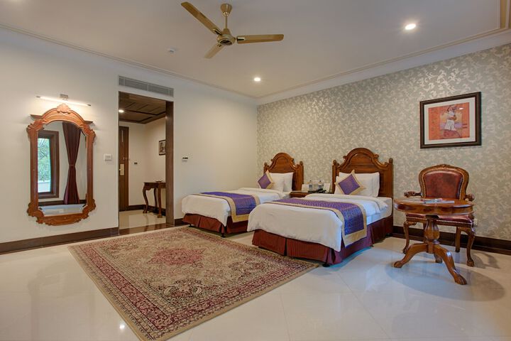 Room 8 of 48