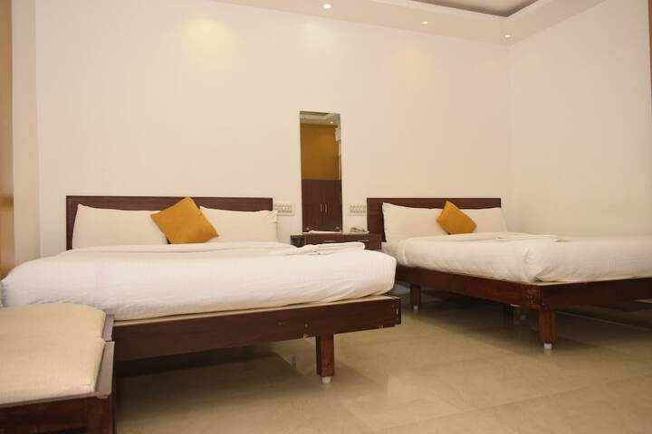 Room 8 of 13