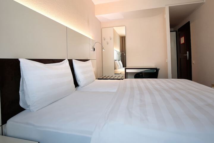 Room 7 of 20