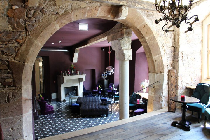Lounge 47 of 72