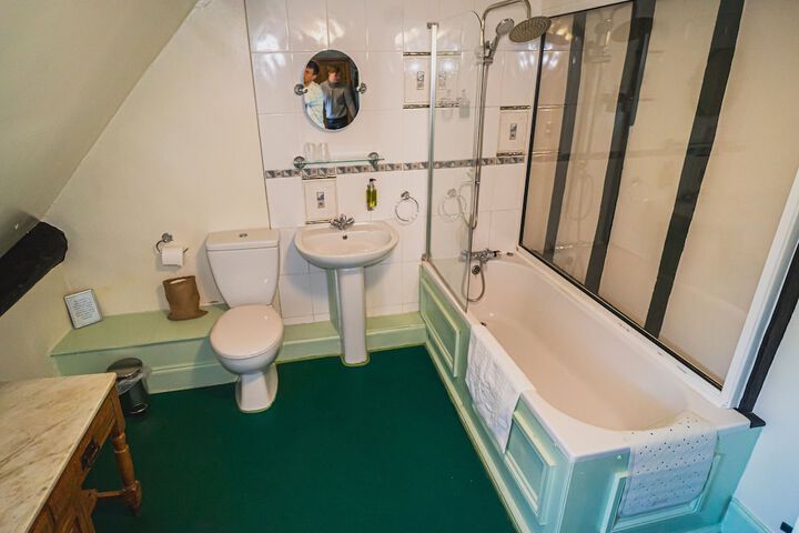 Room 18 of 44