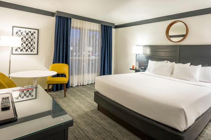 Standard Room, King or Two Doubles (14 of 20)