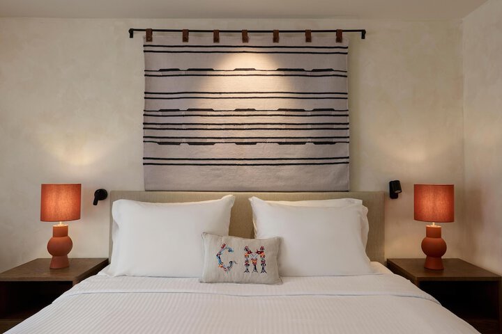 Room 45 of 242