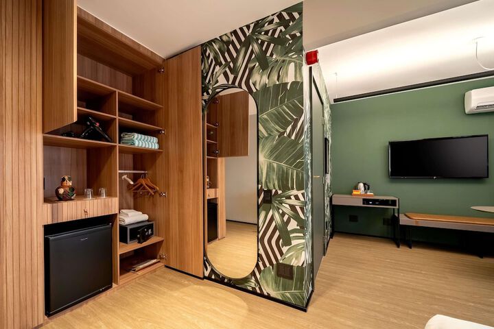 Room 49 of 127