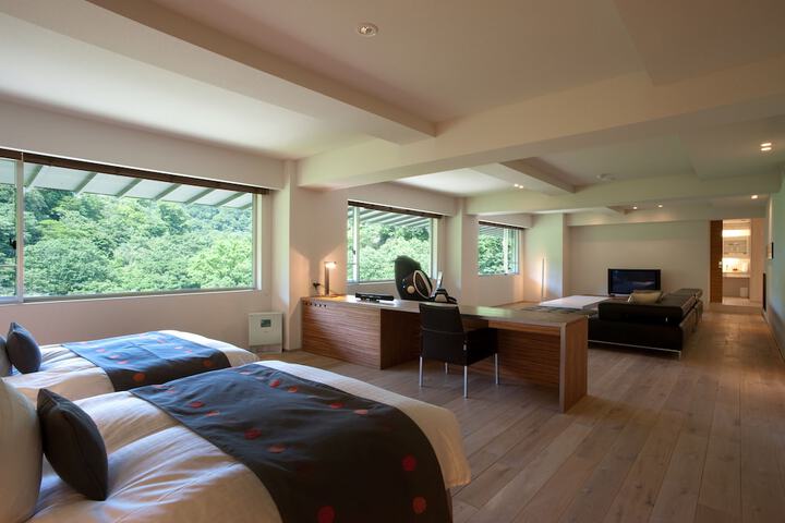 Room 3 of 62