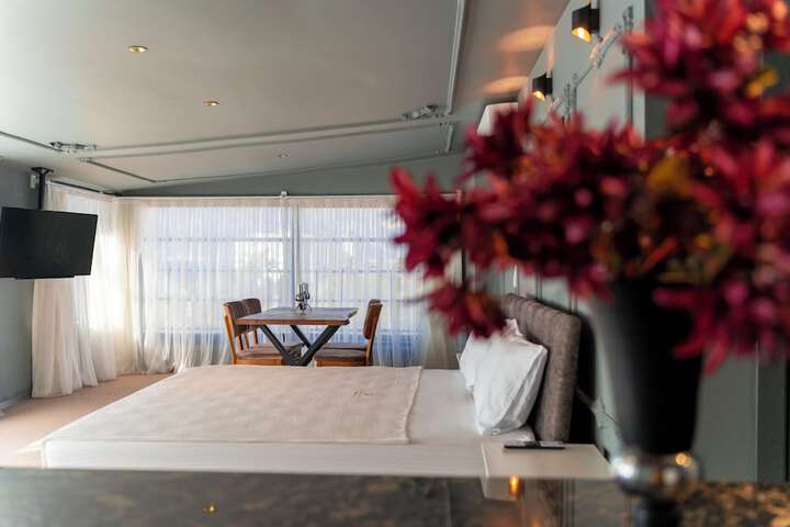 Room 16 of 47