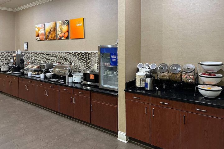 Breakfast/Coffee Service 93 of 105