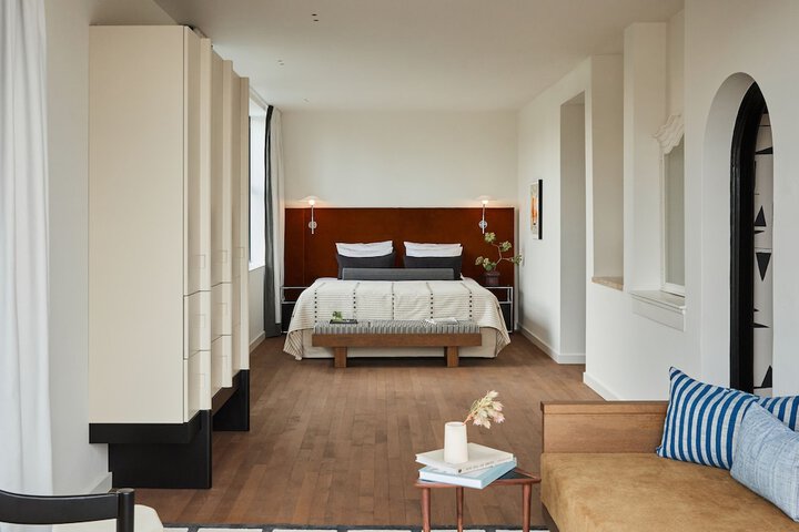 Room 14 of 40