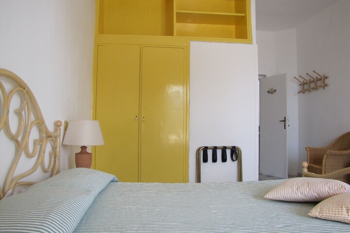 Room 5 of 68