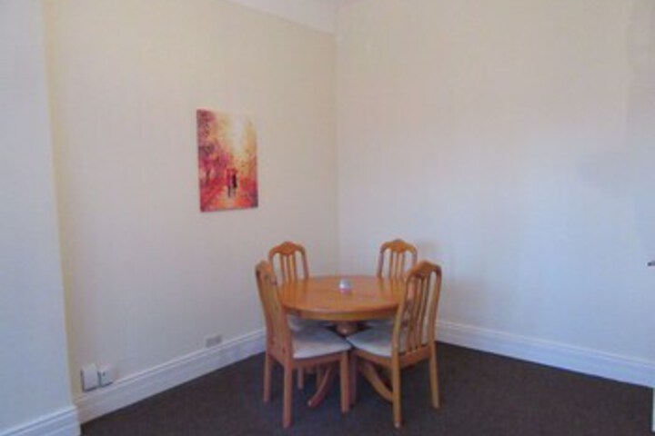 Room 7 of 16