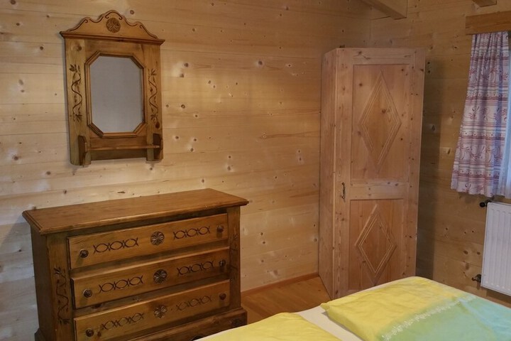 Room 4 of 24