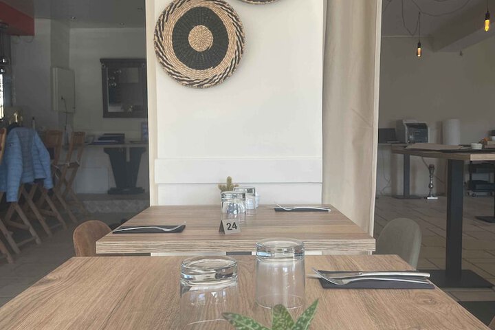 Dining 101 of 128