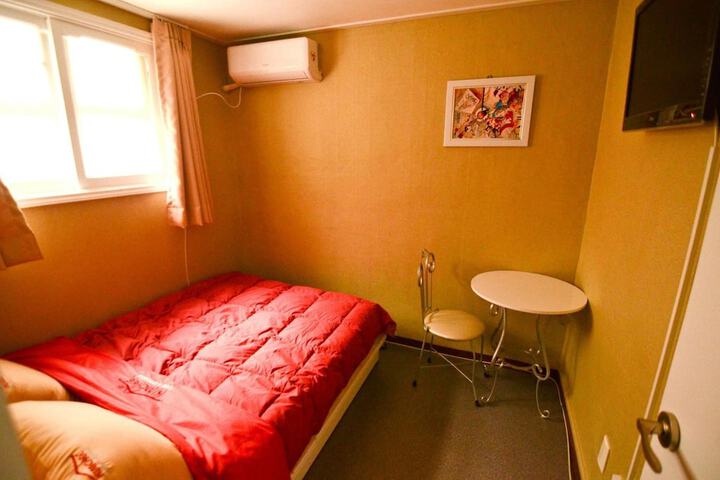 Room 21 of 53