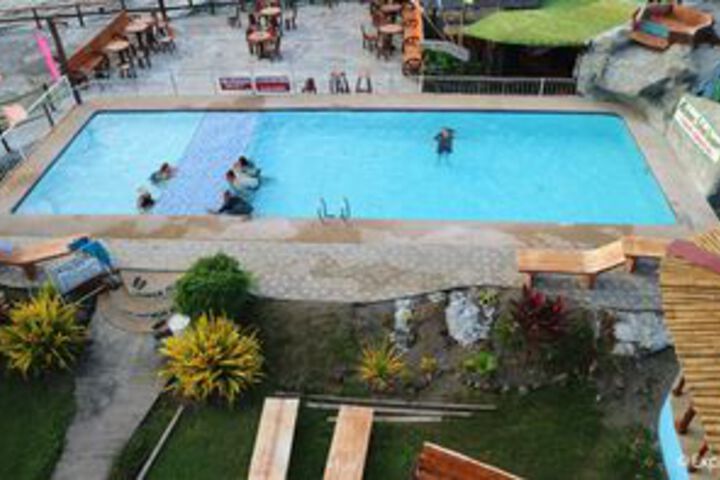 Pool 26 of 32