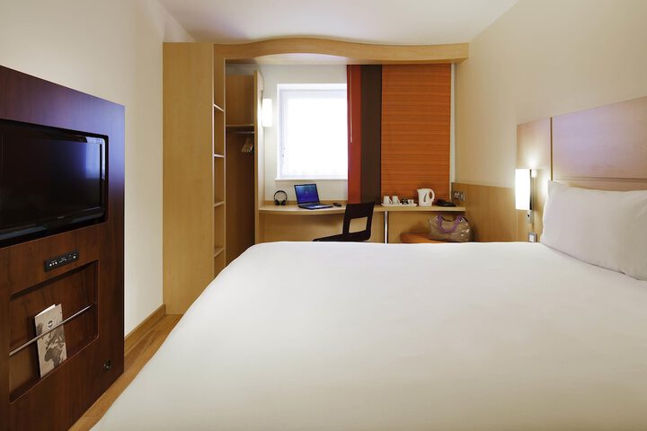 Room 17 of 52