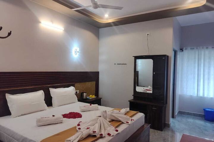 Room 8 of 17