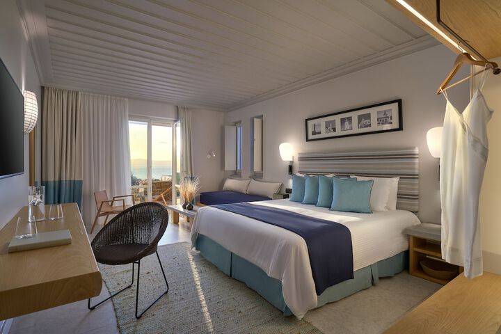 Room 10 of 100