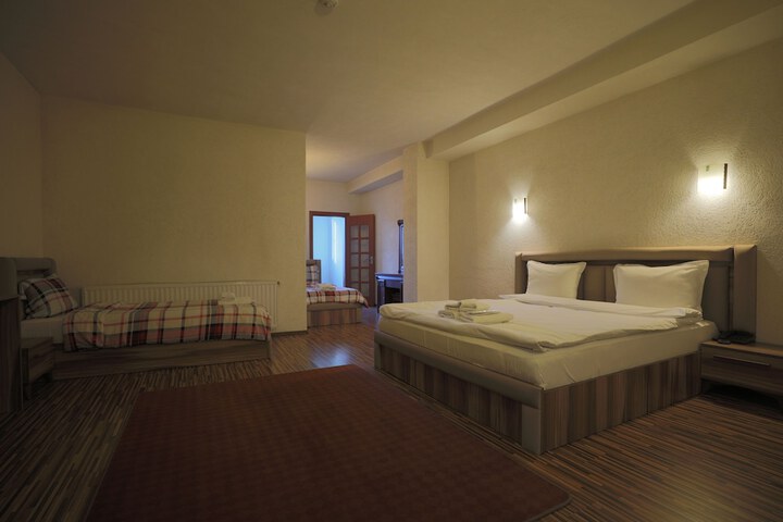 Room 20 of 84