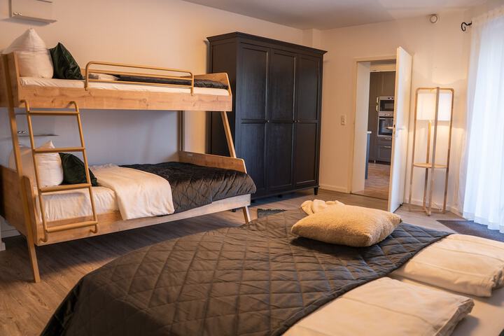 Room 65 of 191
