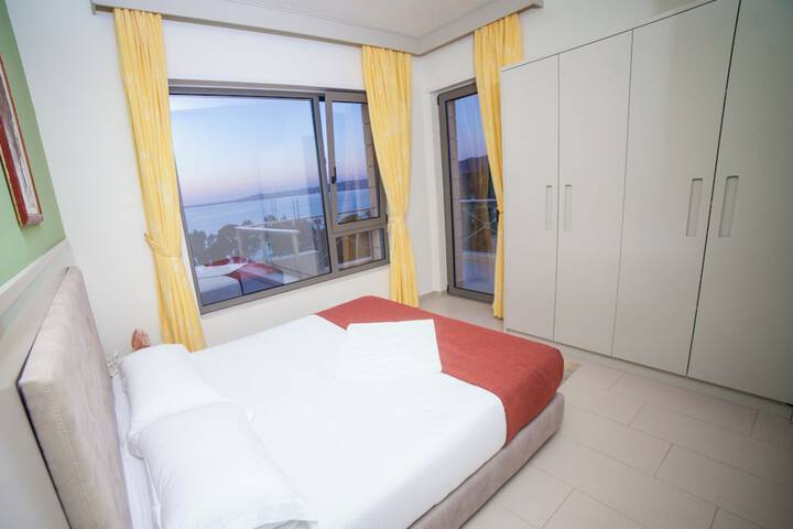Room 9 of 84