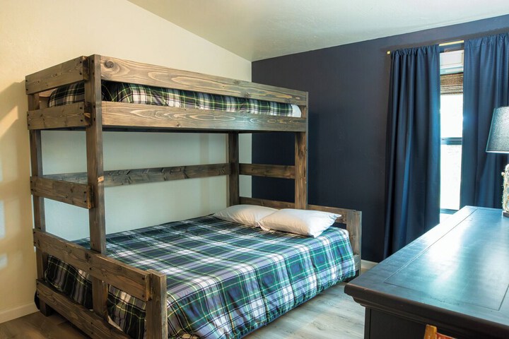 Room 131 of 917