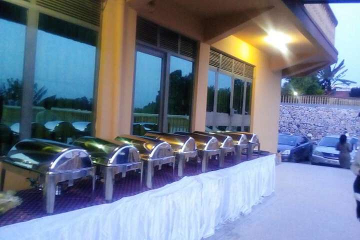 Dining 3 of 8