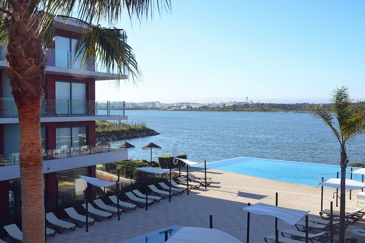 Hotel with Pool